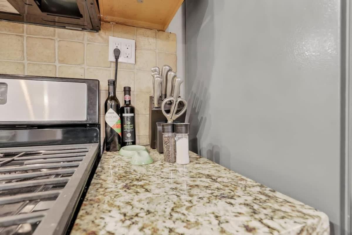 Holiday home The Goodale House - 2 Units - 4 Bedroom 5 Bath *