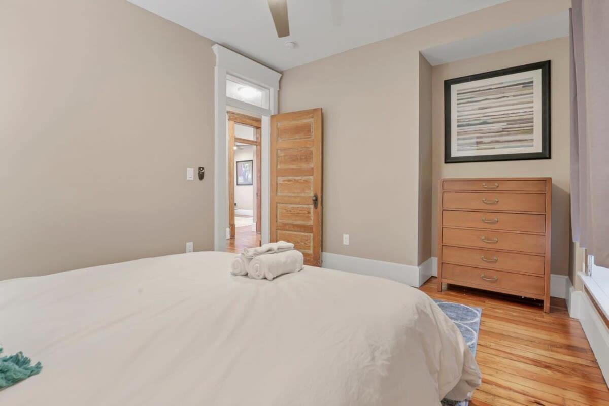 Holiday home The Goodale House - 2 Units - 4 Bedroom 5 Bath Columbus