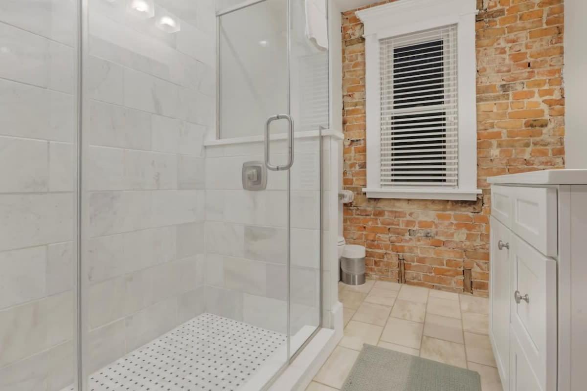 Holiday home The Goodale House - 2 Units - 4 Bedroom 5 Bath *