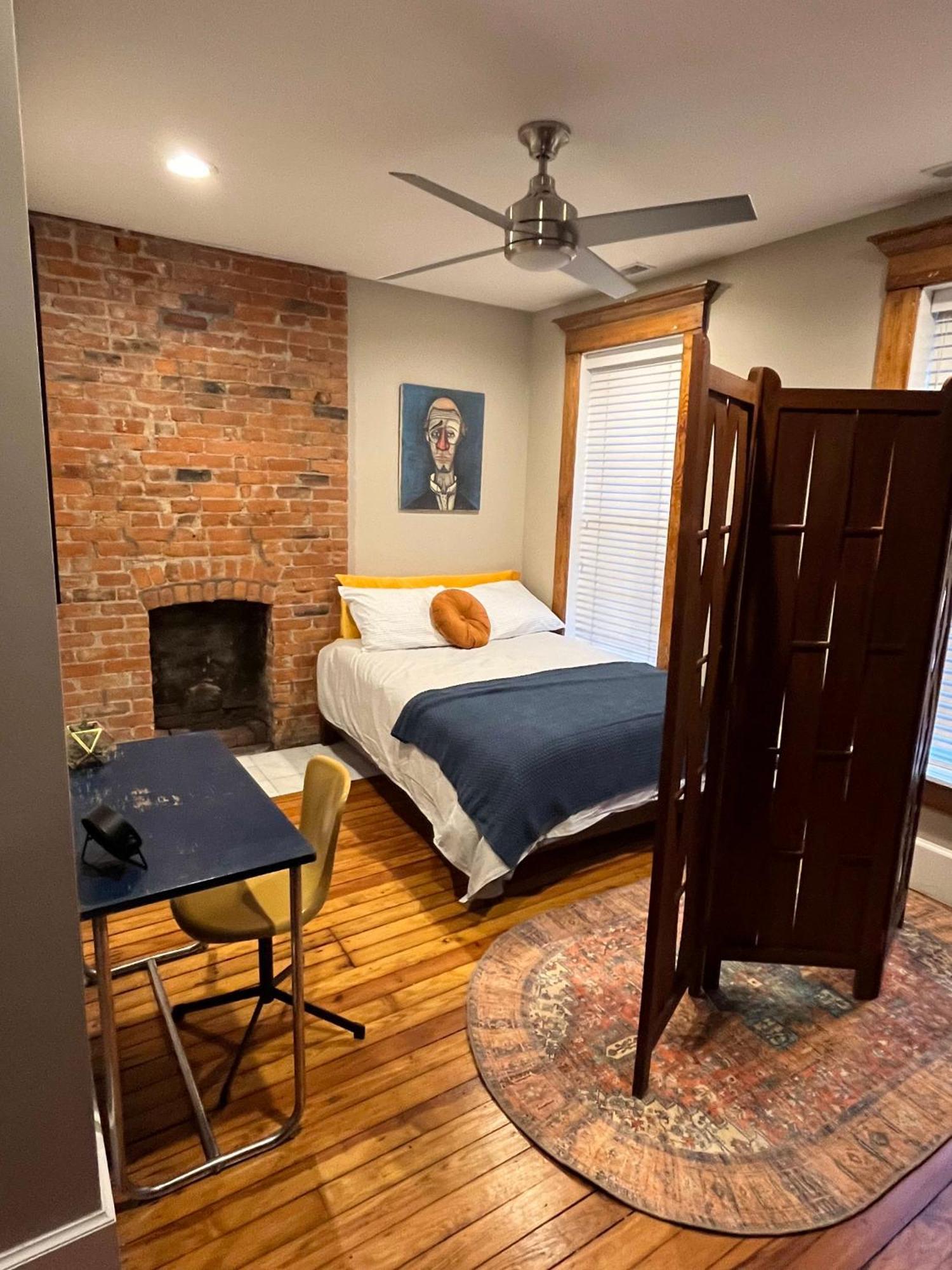 The Goodale House - 2 Units - 4 Bedroom 5 Bath *