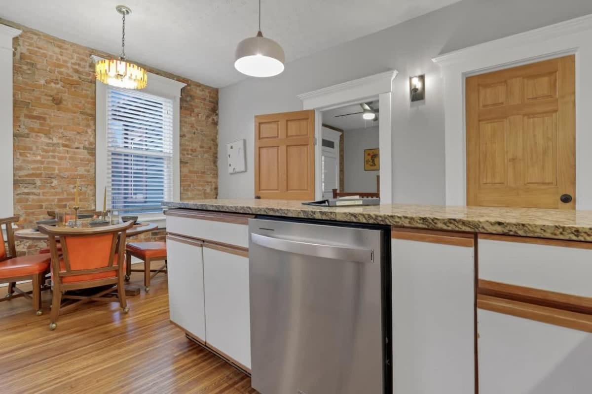 Holiday home The Goodale House - 2 Units - 4 Bedroom 5 Bath *