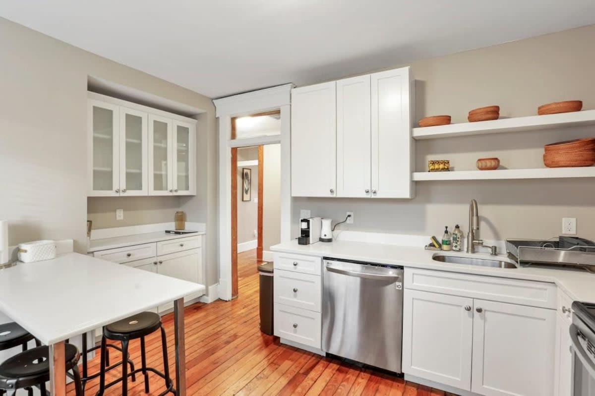 Holiday home The Goodale House - 2 Units - 4 Bedroom 5 Bath *