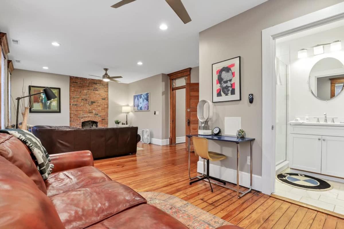 The Goodale House - 2 Units - 4 Bedroom 5 Bath Holiday home Columbus