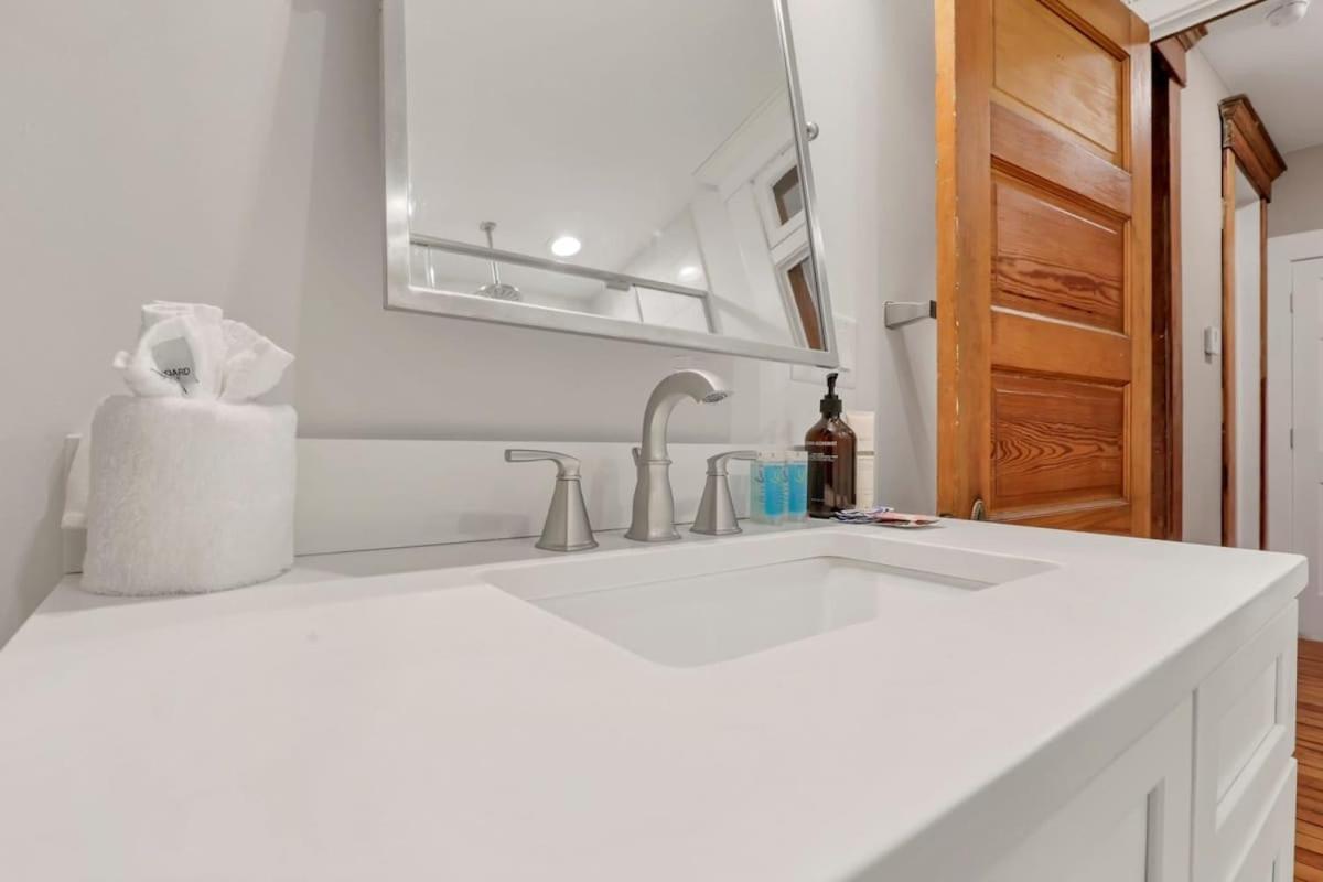 The Goodale House - 2 Units - 4 Bedroom 5 Bath * Columbus